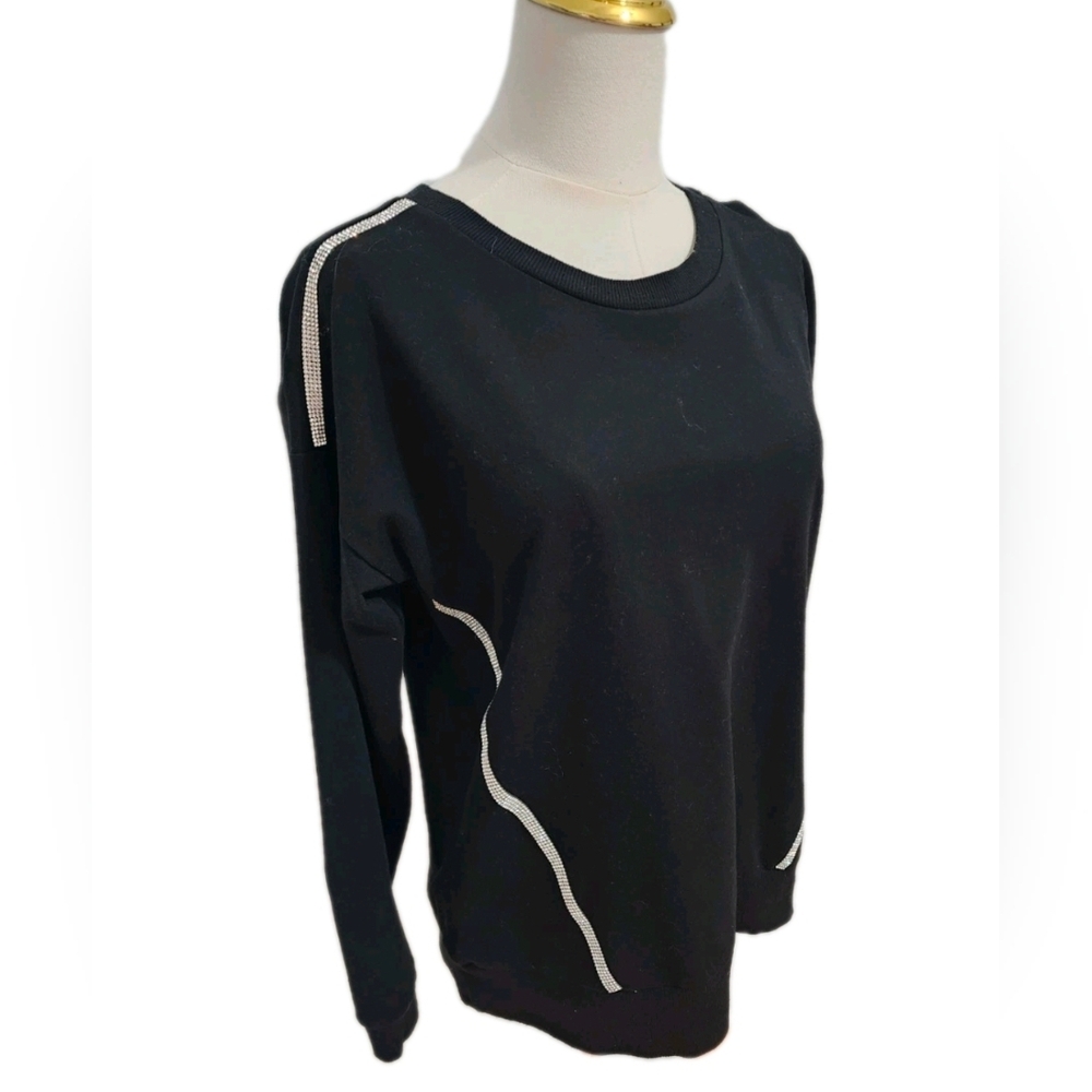 Retrelogy Long Sleeve Top with Rhinestones Casual Light Sweater Size M